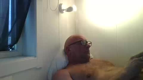 sandnesrune523 online show from March 12, 5:55 am