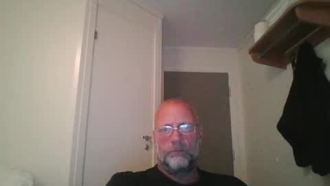 sandnesrune523 online show from September 22, 5:28 pm