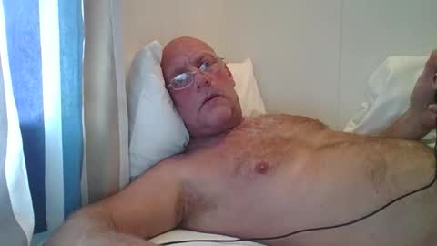 sandnesrune523 online show from October 13, 11:12 am