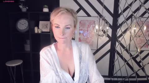 Sandra online show from February 4, 8:24 am