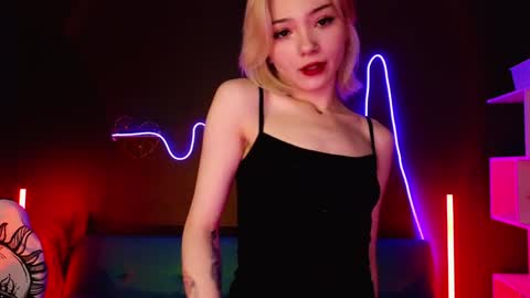 Sandy  online show from February 2, 4:05 am