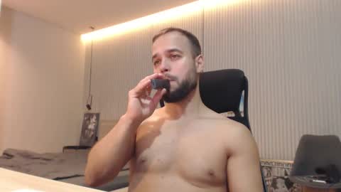 DeAlex online show from November 8, 1:03 pm