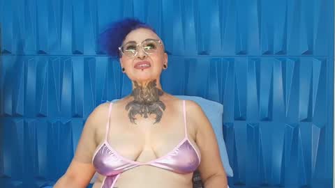 Sandy Rose online show from February 12, 6:40 pm