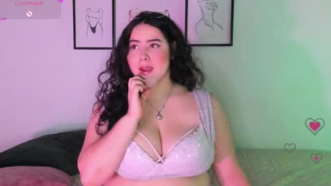 Snapshot of sansaleya69 chatting on February 19, 2:12 am sansaleya online show from February 19, 2:12 am