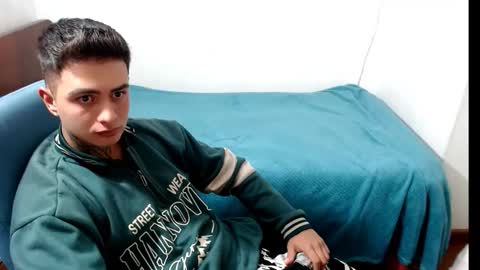 Snapshot of santi_ss chatting on September 10, 2:01 am santi_ss online show from September 10, 2:01 am