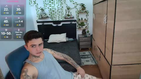 santi_ss online show from April 27, 5:10 pm
