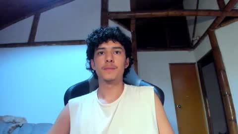 santi_twink19 online show from February 26, 5:55 am