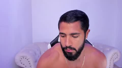 santiago_huntt online show from October 19, 4:00 pm