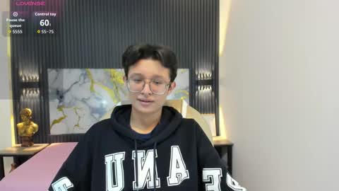 santiago_russo18 online show from November 9, 12:41 pm