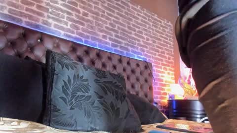 Santiago Hincapiie online show from March 10, 10:02 pm