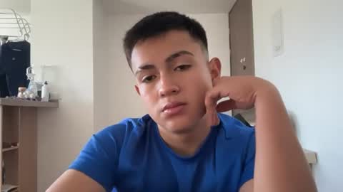 santiagomg_ online show from July 16, 9:18 pm