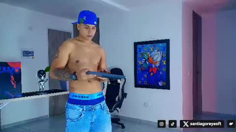 santiagoreyesftt online show from August 1, 5:42 am