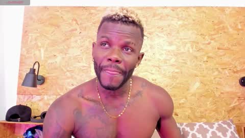  Santi online show from October 20, 7:41 pm