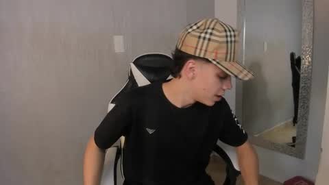 Julius Novachrono  online show from November 4, 7:37 pm