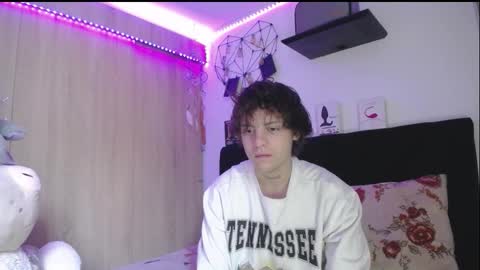 Santii online show from March 30, 1:33 pm