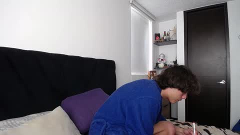 Santii online show from March 4, 3:15 pm