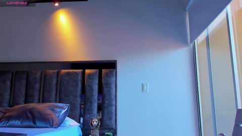 Santiago Seans online show from October 7, 4:14 pm