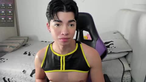 Snapshot of santy7u7 chatting on February 9, 1:25 pm Mr. Santiago online show from February 9, 1:25 pm