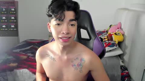 Snapshot of santy7u7 chatting on February 15, 1:27 pm Mr. Santiago online show from February 15, 1:27 pm