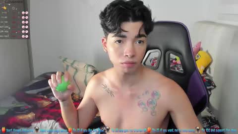 Snapshot of santy7u7 chatting on February 19, 4:00 pm Mr. Santiago online show from February 19, 4:00 pm