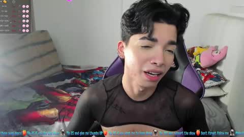 Snapshot of santy7u7 chatting on February 28, 4:42 pm Mr. Santiago online show from February 28, 4:42 pm
