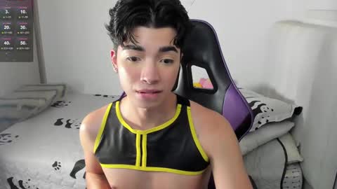 Snapshot of santy7u7 chatting on February 9, 4:29 pm Mr. Santiago online show from February 9, 4:29 pm