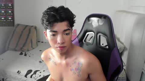 Snapshot of santy7u7 chatting on February 2, 4:32 pm Mr. Santiago online show from February 2, 4:32 pm