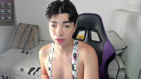 Snapshot of santy7u7 chatting on February 8, 1:33 pm Mr. Santiago online show from February 8, 1:33 pm