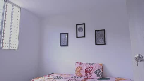 santy online show from October 15, 6:09 pm