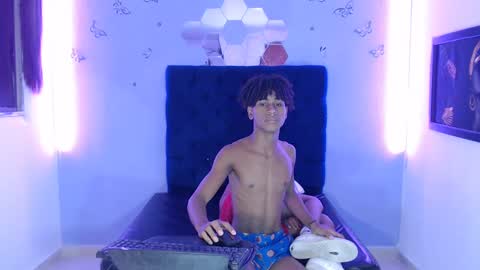 santiago online show from December 12, 5:04 pm