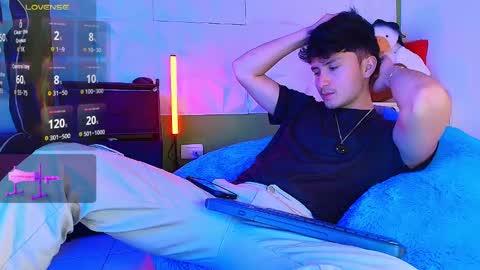 Santyago online show from September 25, 8:05 pm