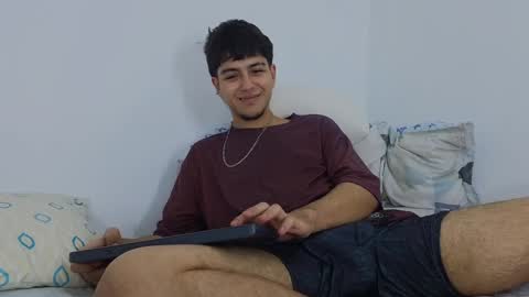 Snapshot of santybig18 chatting on December 6, 1:46 am santybig18 online show from December 6, 1:46 am