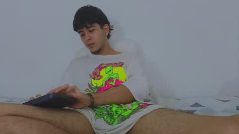 Snapshot of santybig18 chatting on February 7, 4:48 am santybig18 online show from February 7, 4:48 am