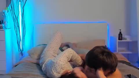 santythousand online show from February 4, 7:18 pm