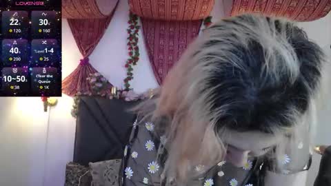 sanyaseraphine0 online show from October 25, 9:37 pm