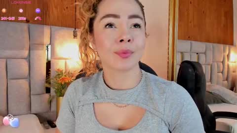 Snapshot of saori_newman chatting on September 15, 11:55 am Saori online show from September 15, 11:55 am