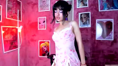 saphyralux online show from March 26, 4:07 am