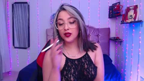 Snapshot of sapphire_lilac chatting on February 13, 8:48 am Carla online show from February 13, 8:48 am