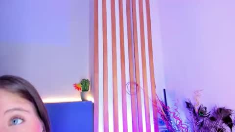 sara__jones_ online show from September 14, 11:33 am