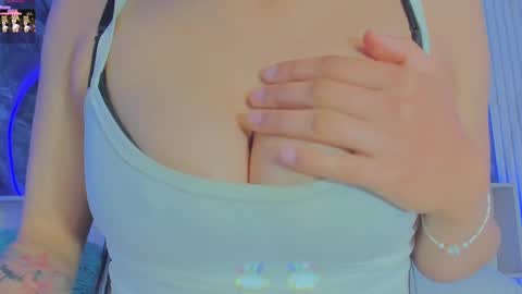 Snapshot of sara_allenx chatting on February 26, 2:49 pm sara allenx online show from February 26, 2:49 pm