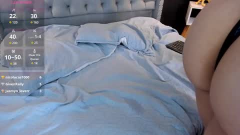 YENIFER  online show from February 11, 5:40 pm