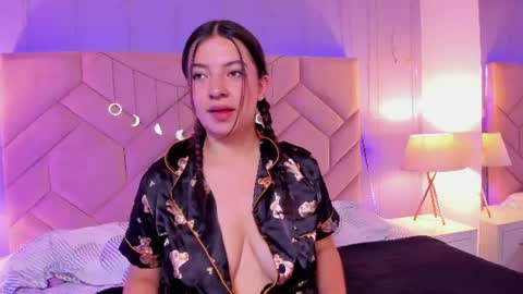 Sara  online show from June 25, 11:37 am
