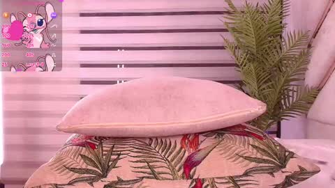 sara linnaress online show from September 15, 7:10 am