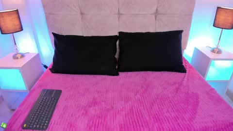 Snapshot of sara_mac_ chatting on February 24, 10:58 pm Sara online show from February 24, 10:58 pm