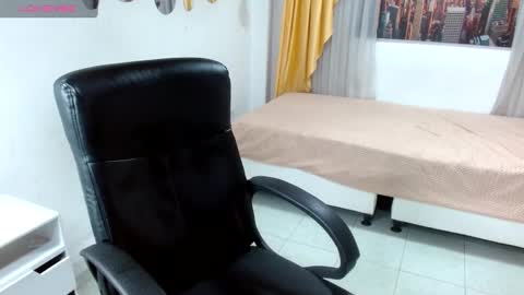 Sara online show from February 6, 1:54 pm