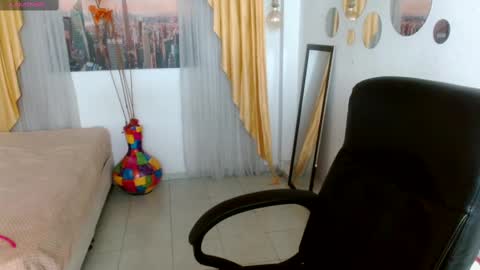 Sara online show from February 22, 6:30 pm