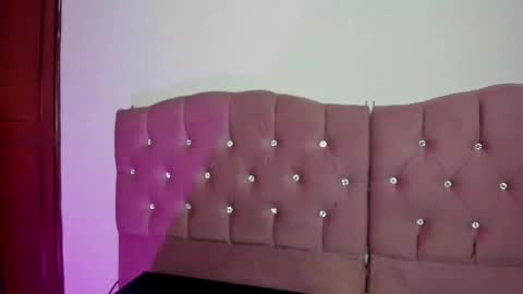 Sara Moon 18 online show from November 8, 10:46 pm