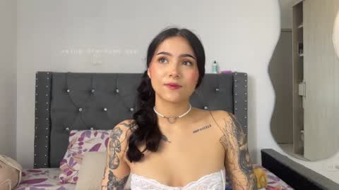 Sara online show from March 3, 1:34 pm