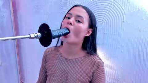 Sara  online show from March 6, 9:25 pm