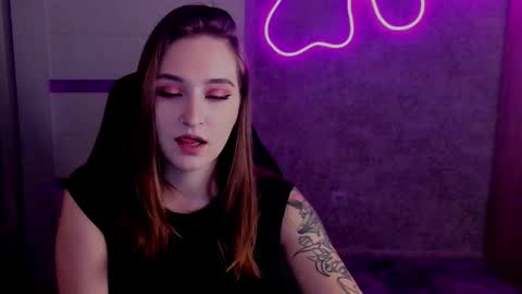 Sara online show from October 28, 6:09 pm